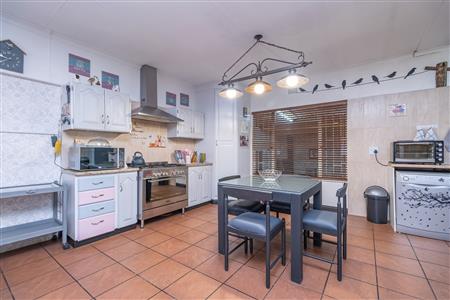 False - House For Sale in Heidelberg Central, Heidelberg, Gauteng - M126454