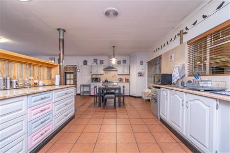 False - House For Sale in Heidelberg Central, Heidelberg, Gauteng - M126454