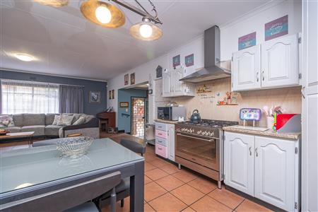 False - House For Sale in Heidelberg Central, Heidelberg, Gauteng - M126454