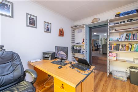 False - House For Sale in Heidelberg Central, Heidelberg, Gauteng - M126454