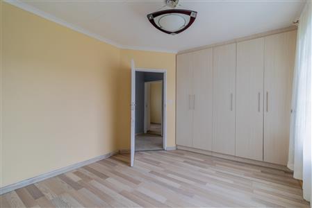 False - Townhouse For Sale in Roodepoort West, Roodepoort, Gauteng - M126468