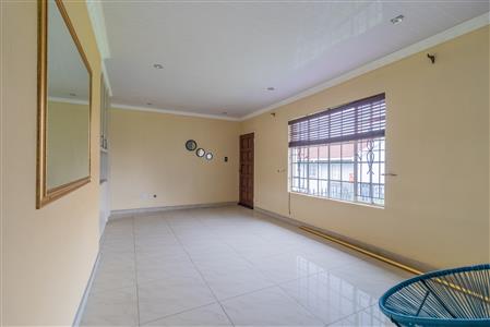 False - Townhouse For Sale in Roodepoort West, Roodepoort, Gauteng - M126468
