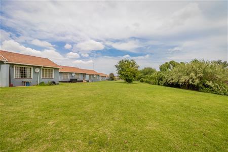 False - Townhouse For Sale in Roodepoort West, Roodepoort, Gauteng - M126468