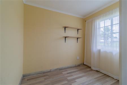 False - Townhouse For Sale in Roodepoort West, Roodepoort, Gauteng - M126468