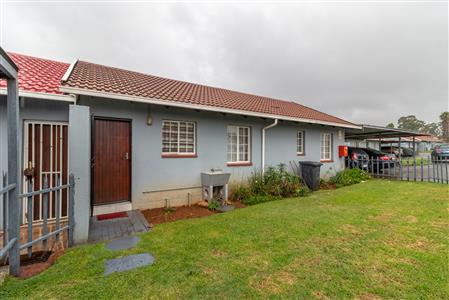 False - Townhouse For Sale in Roodepoort West, Roodepoort, Gauteng - M126468