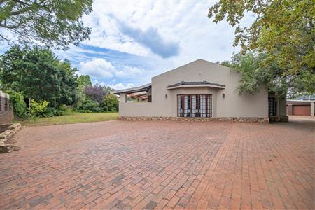 False - House For Sale in Heidelberg Central, Heidelberg, Gauteng - M126469