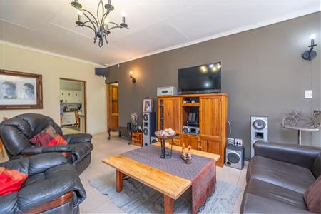 False - House For Sale in Heidelberg Central, Heidelberg, Gauteng - M126469