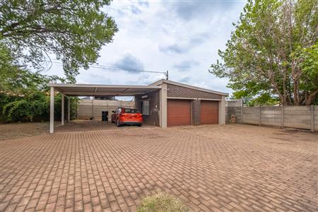 False - House For Sale in Heidelberg Central, Heidelberg, Gauteng - M126469