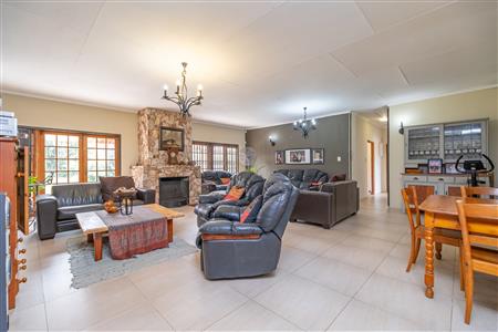 False - House For Sale in Heidelberg Central, Heidelberg, Gauteng - M126469