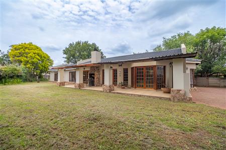 False - House For Sale in Heidelberg Central, Heidelberg, Gauteng - M126469