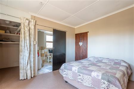 False - House For Sale in Napier, Western Cape - M126480