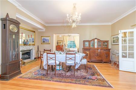 Charming home with two income-generating cottages. - M126481