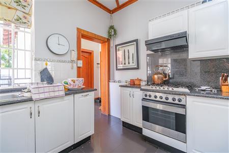 Charming home with two income-generating cottages. - M126481