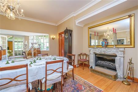 Charming home with two income-generating cottages. - M126481