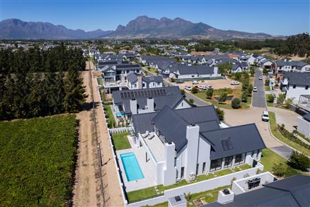 False - House For Sale in Val de Vie Estate, Paarl, Western Cape - M125733