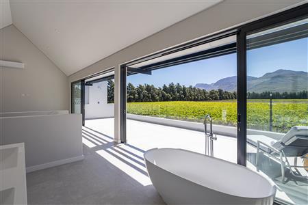 False - House For Sale in Val de Vie Estate, Paarl, Western Cape - M125733