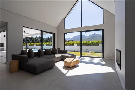 False - House For Sale in Val de Vie Estate, Paarl, Western Cape - M125733