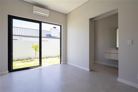 False - House For Sale in Val de Vie Estate, Paarl, Western Cape - M125733