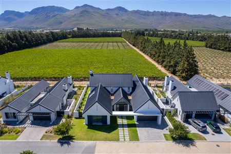 False - House For Sale in Val de Vie Estate, Paarl, Western Cape - M125733