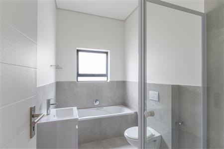 False - House For Sale in Paarl North, Paarl, Western Cape - M126496