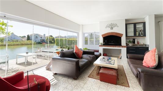 House Sold in Val de Vie Estate, Paarl, Western Cape - M126487