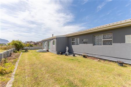 False - House For Sale in Bettys Bay, Western Cape - M126494