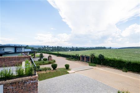 False - Townhouse For Sale in Leonard, Hilton, KwaZulu Natal - M122803
