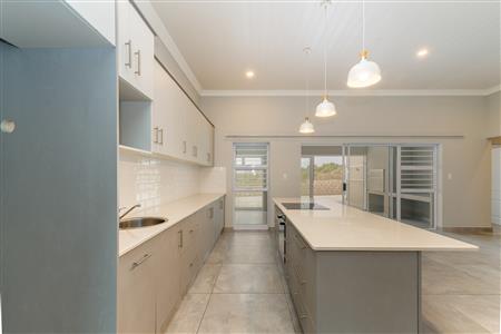 False - Townhouse For Sale in Island View, Mossel Bay, Western Cape - M126501