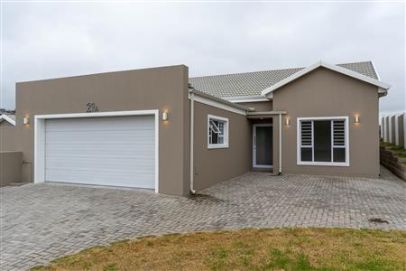 False - Townhouse For Sale in Island View, Mossel Bay, Western Cape - M126501