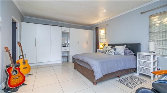 False - House Sold in Fourways, Sandton, Gauteng - M126517