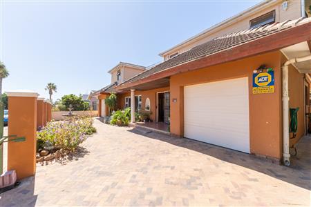 False - House For Sale in Goedehoop, Strand, Western Cape - M126521