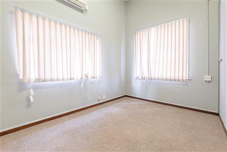False - Office For Sale in Somerset East, Eastern Cape - M126530