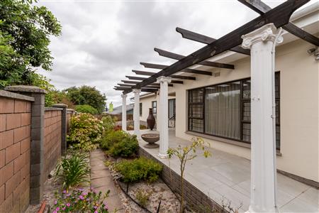 False - House For Sale in Grabouw, Western Cape - M126527