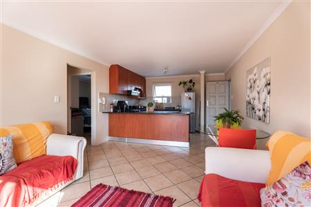 False - Apartment For Sale in Van Der Stel, Somerset West, Western Cape - M126537