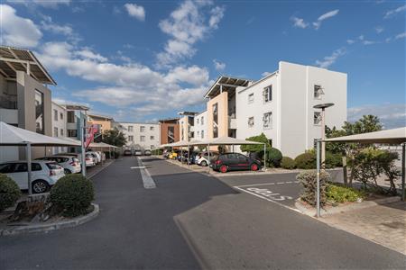 False - Apartment For Sale in Van Der Stel, Somerset West, Western Cape - M126537