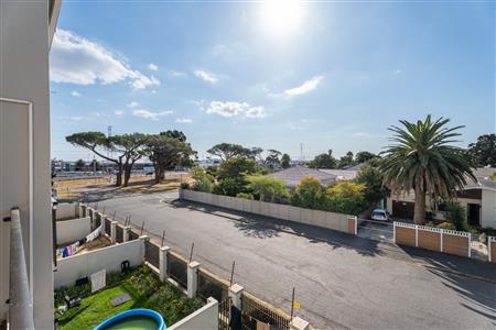 False - Apartment For Sale in Van Der Stel, Somerset West, Western Cape - M126537