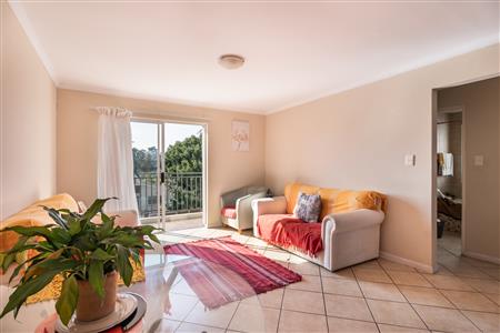 False - Apartment For Sale in Van Der Stel, Somerset West, Western Cape - M126537