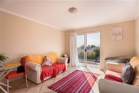 False - Apartment For Sale in Van Der Stel, Somerset West, Western Cape - M126537