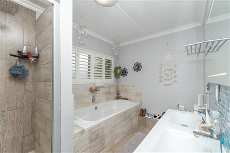 False - House For Sale in Bowtie, Plettenberg Bay, Western Cape - M126544