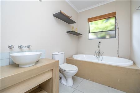 House For Sale in Fourways, Sandton, Gauteng - M126569