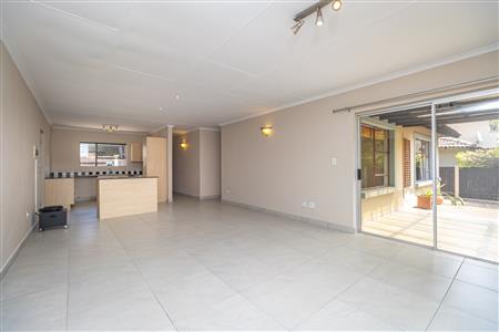 House For Sale in Fourways, Sandton, Gauteng - M126569