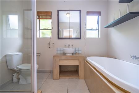 House For Sale in Fourways, Sandton, Gauteng - M126569
