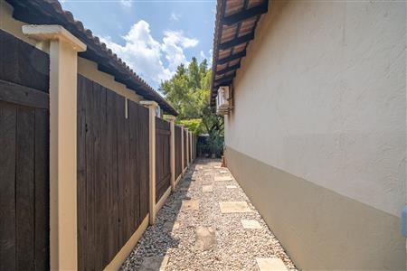 House For Sale in Fourways, Sandton, Gauteng - M126569
