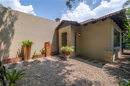 House For Sale in Fourways, Sandton, Gauteng - M126569