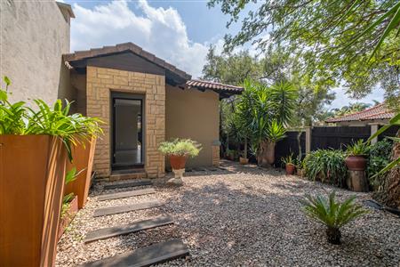 House For Sale in Fourways, Sandton, Gauteng - M126569