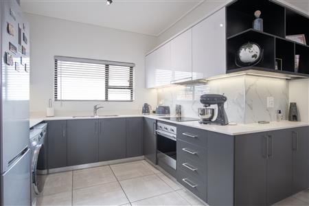 False - Apartment For Sale in Izinga, Umhlanga, KwaZulu Natal - M125381