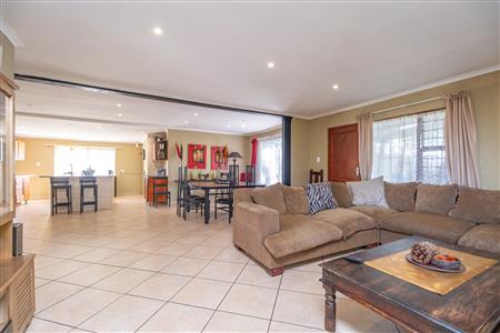 False - Farm For Sale in Muldersdrift, Krugersdorp, Gauteng - M126579