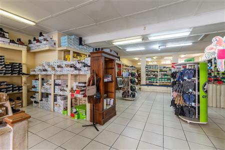 False - Retail For Sale in Wellington North, Wellington, Western Cape - M126590