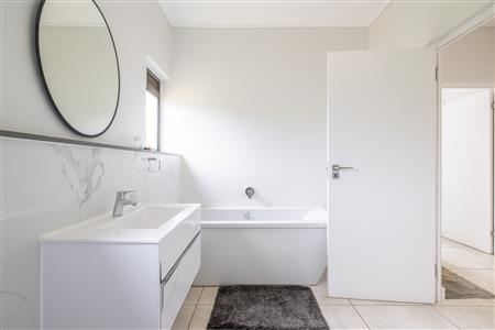 False - Apartment For Sale in Izinga Estate, Umhlanga, KwaZulu Natal - M126587