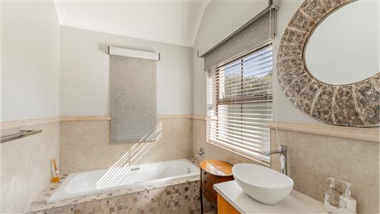 False - House Sold in Boschenmeer Golf & Country Estate, Paarl, Western Cape - M126583